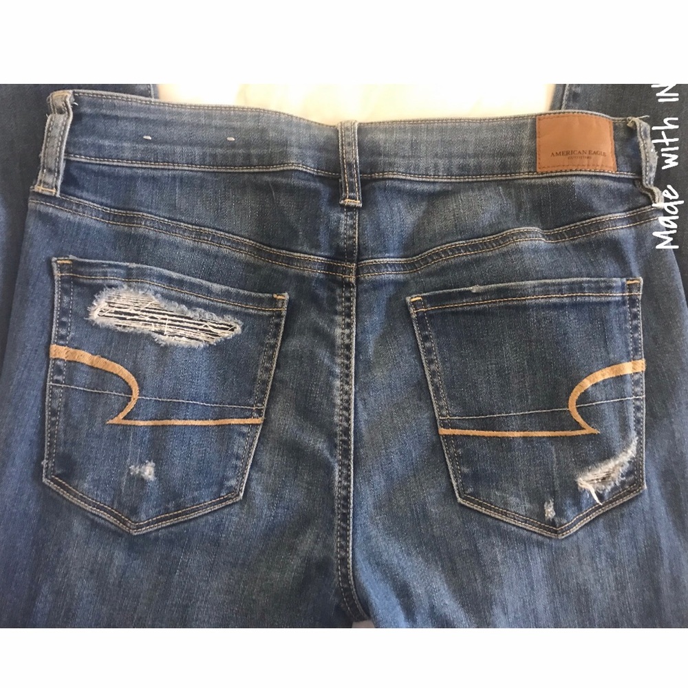 SOLD American Eagle high rise distressed  💙